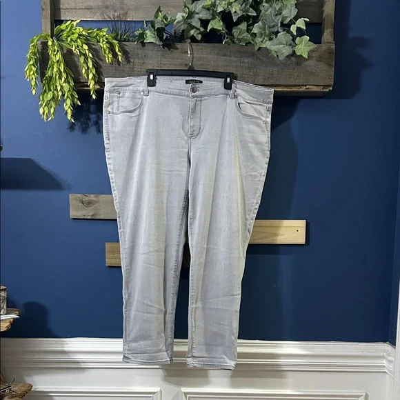 Talbots Light Gray HR Flawless Five Pocket Boyfriend Jeans W22 EUC - Picture 1 of 4